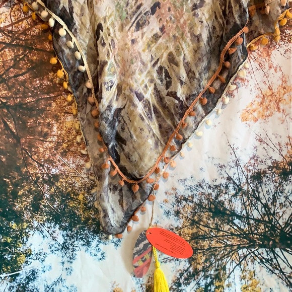 Sandy & Sid tassel Sarong wrap or Shawl NWT - Picture 2 of 4